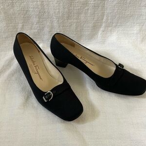 Salvatore Ferragamo Minuetto Black pumps. Women’s Size 6